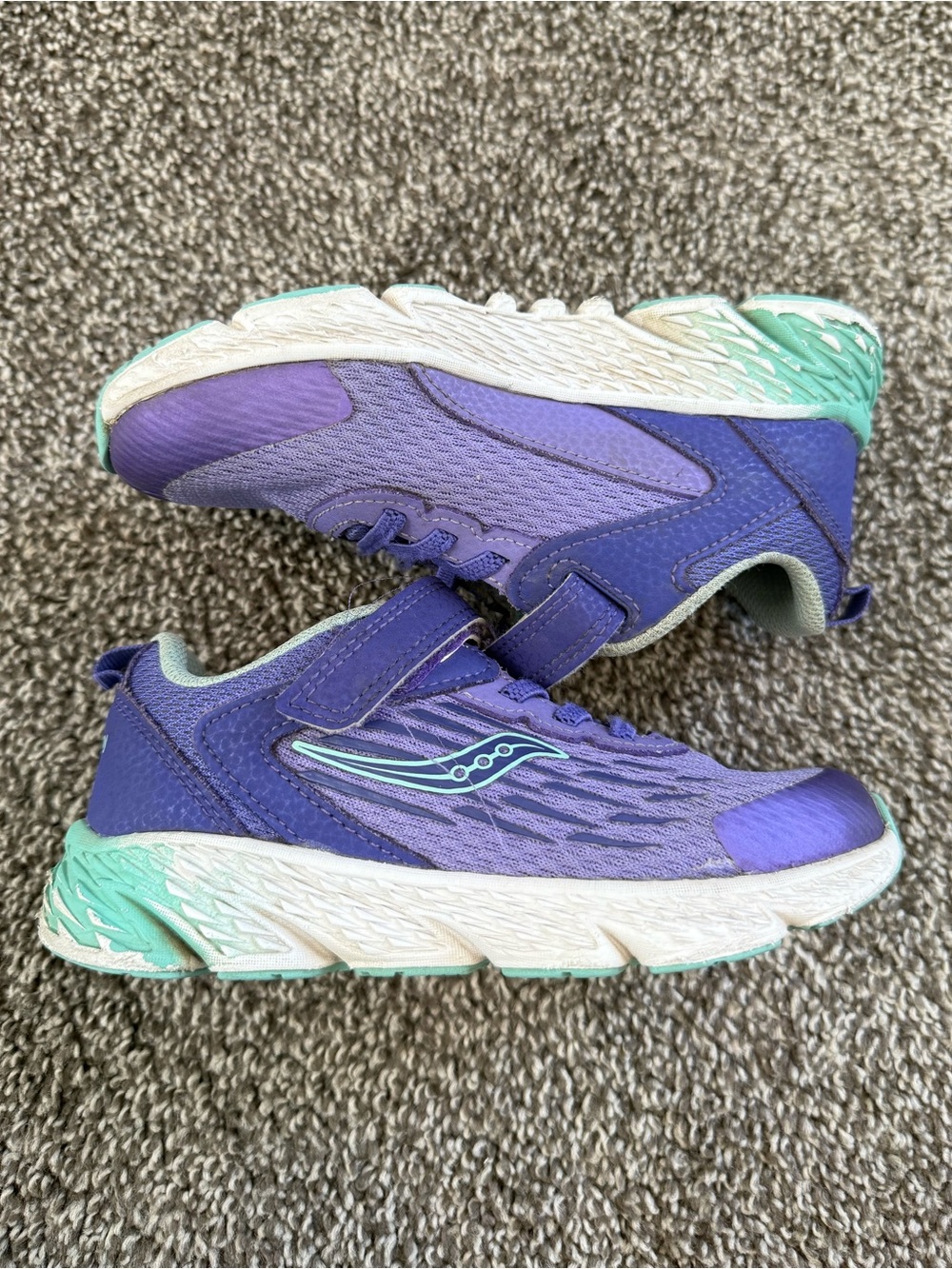 Stride Rite wind a/c sneakers